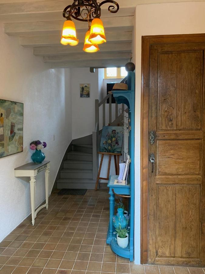 לינה וארוחת בוקר Isigny-le-Buat Le Petit Manoir מראה חיצוני תמונה
